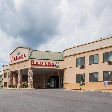 Ramada By Wyndham Newburgh/West Point Hotel Buitenkant foto