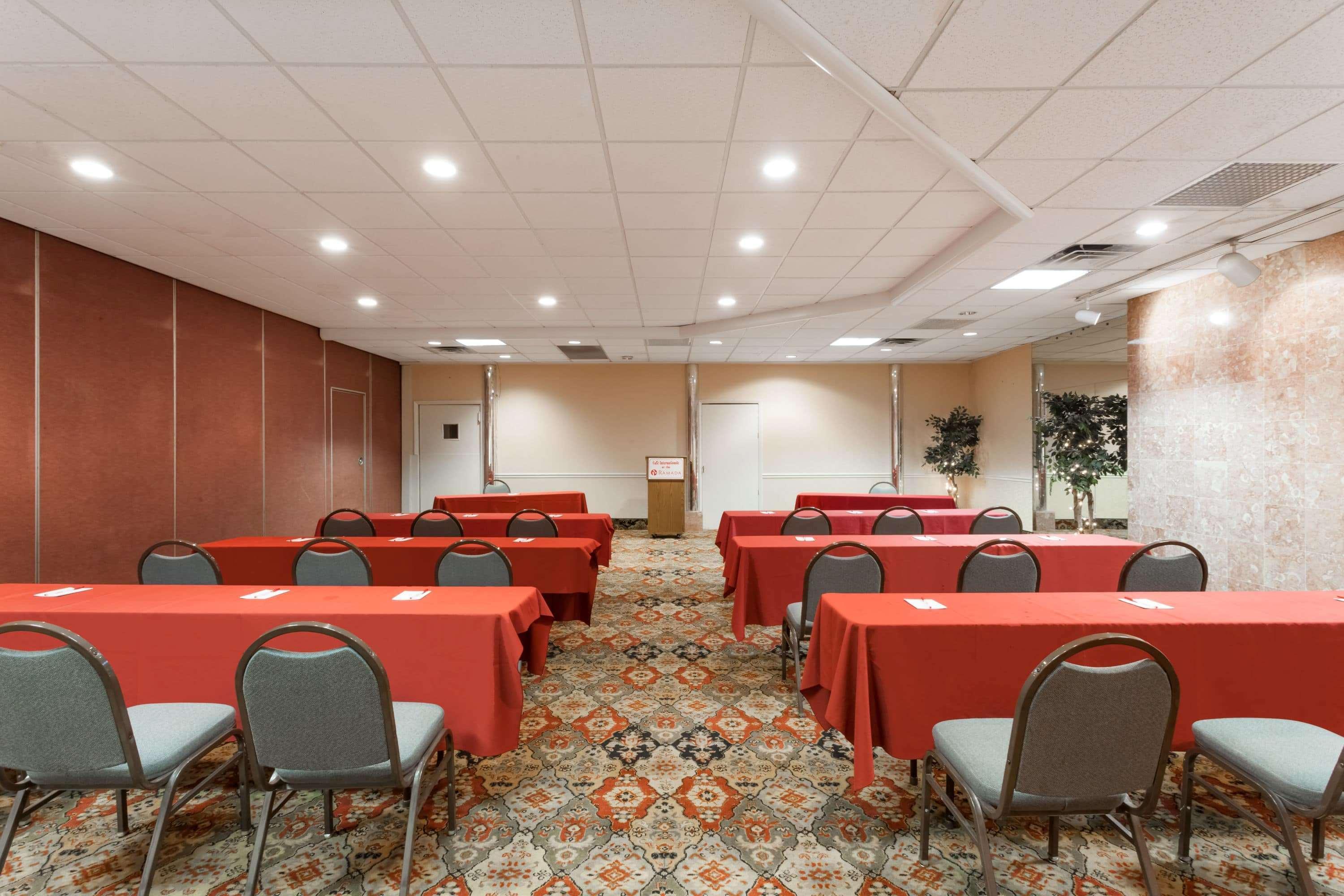 Ramada By Wyndham Newburgh/West Point Hotel Buitenkant foto