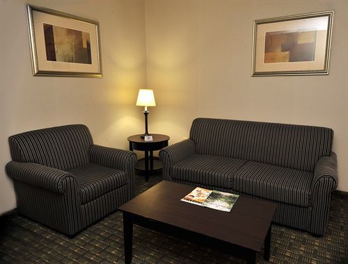 Ramada By Wyndham Newburgh/West Point Hotel Interieur foto